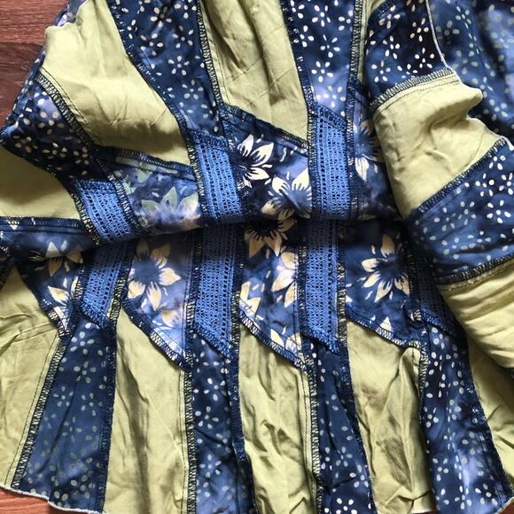 Santiki Girls’ Dress Patchwork Boho Flowers Straps Flowy Blue Multi Size 8 - Picture 6 of 9